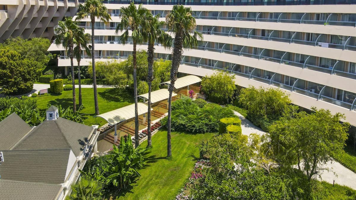 Grand Blue Sky International Hotel