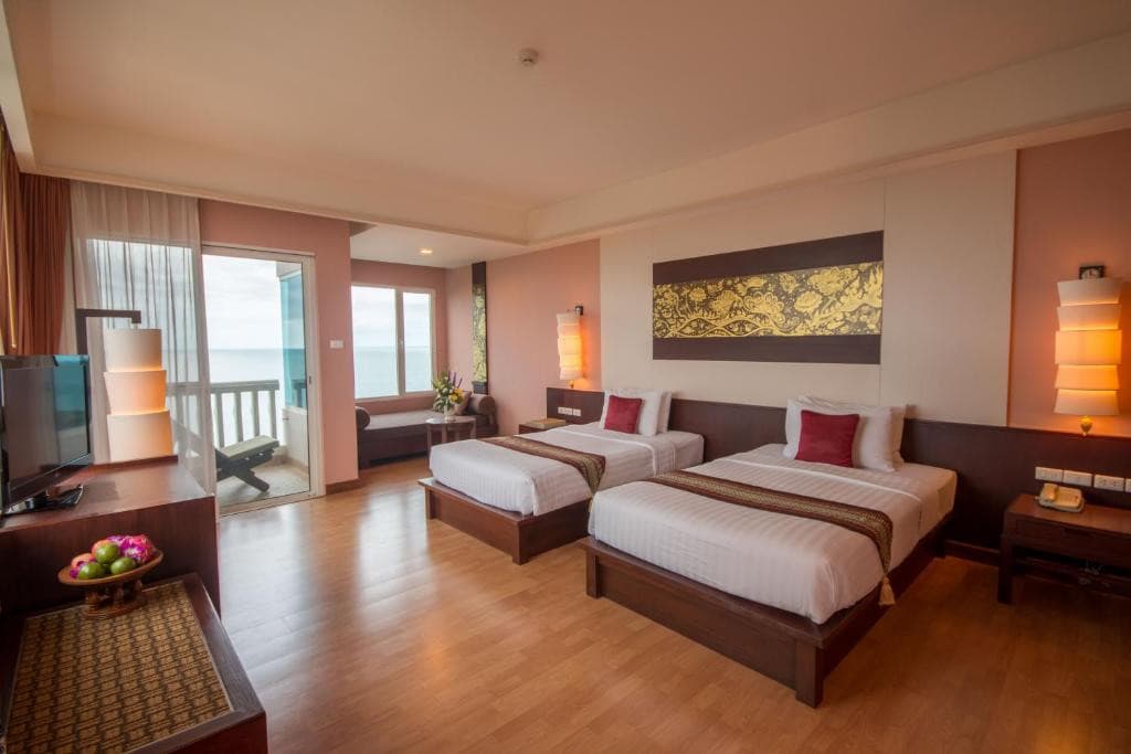 GRAND PACIFIC SOVEREIGN RESORT & SPA
