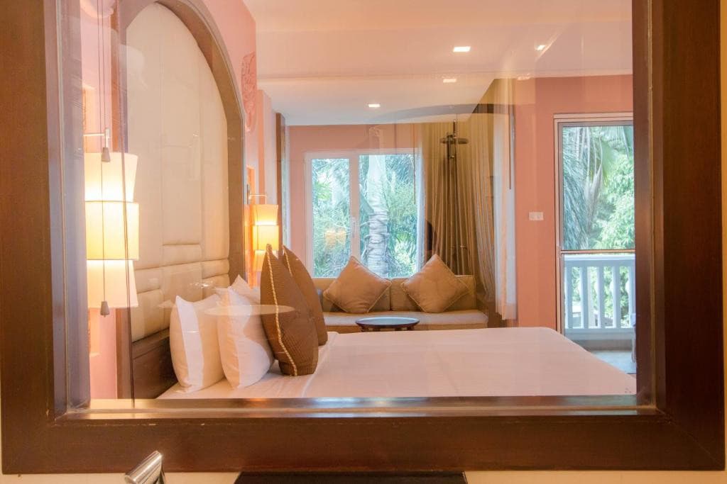 GRAND PACIFIC SOVEREIGN RESORT & SPA