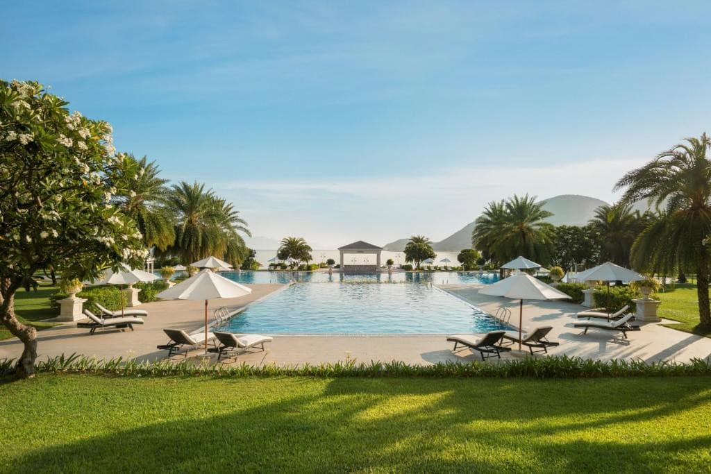 Nha Trang Marriott Resort & Spa, Hon Tre Island 5* - Nha Trang