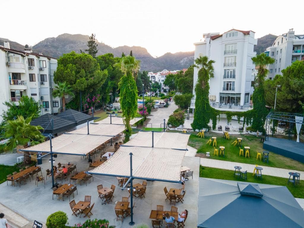 Dora Beach Hotel