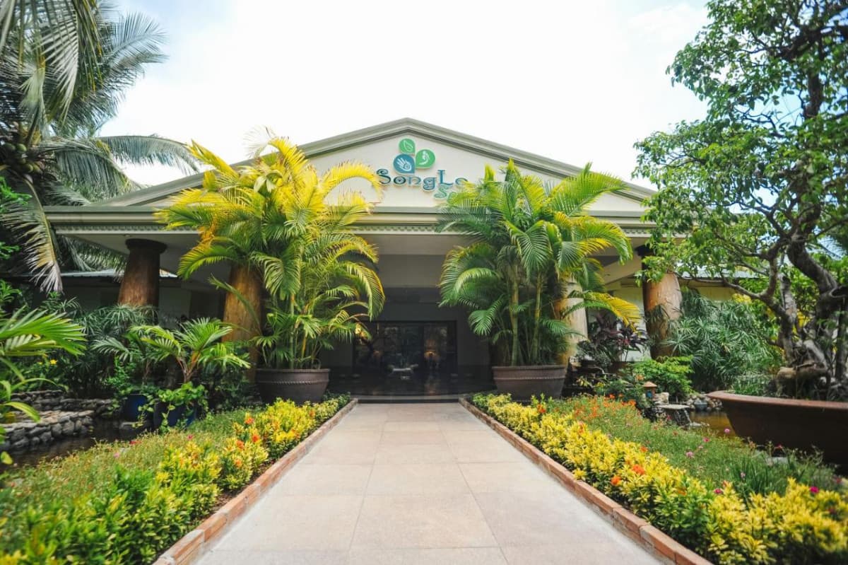Diamond Bay Resort & Spa 5* - Nha Trang