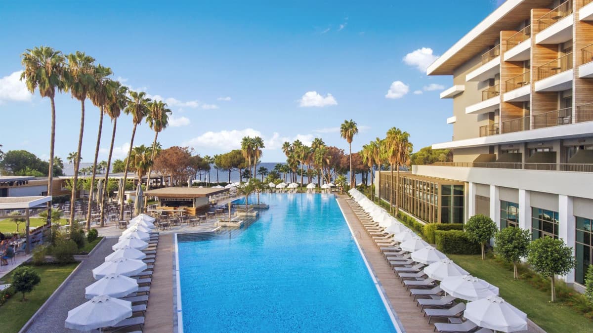 Acanthus & Cennet Barut Collection