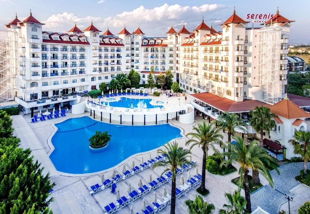 Serenis Hotel