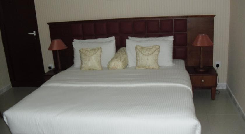 California Suites Hotel