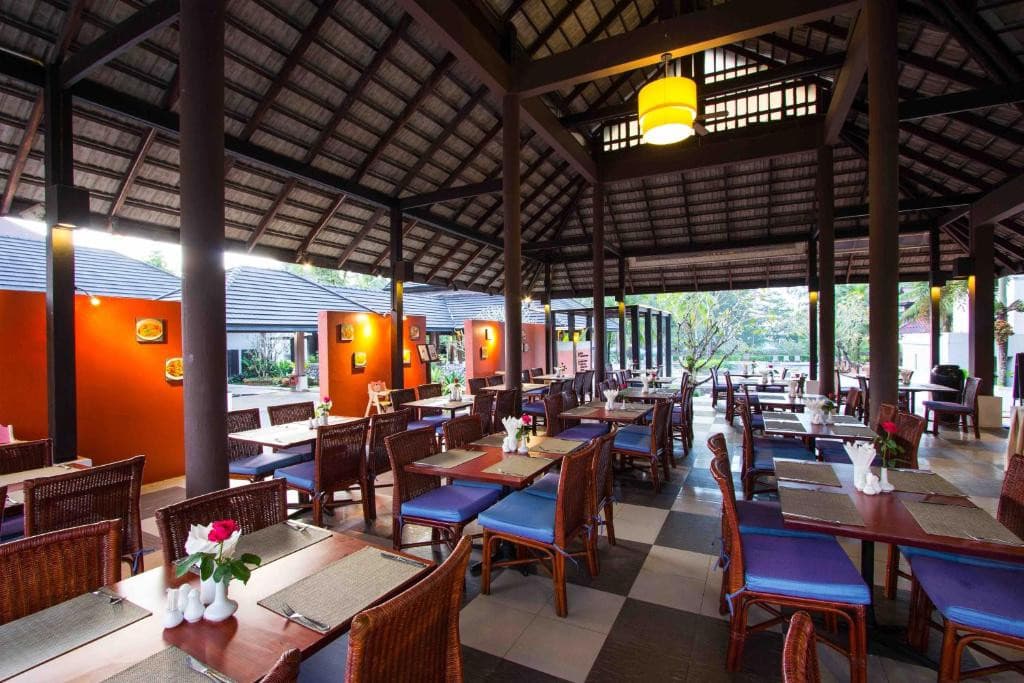 Palm Galleria Resort