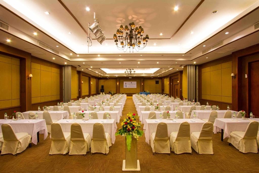 Palm Galleria Resort