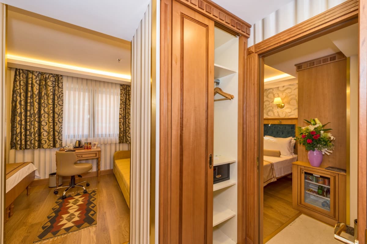 Aprilis Gold Hotel