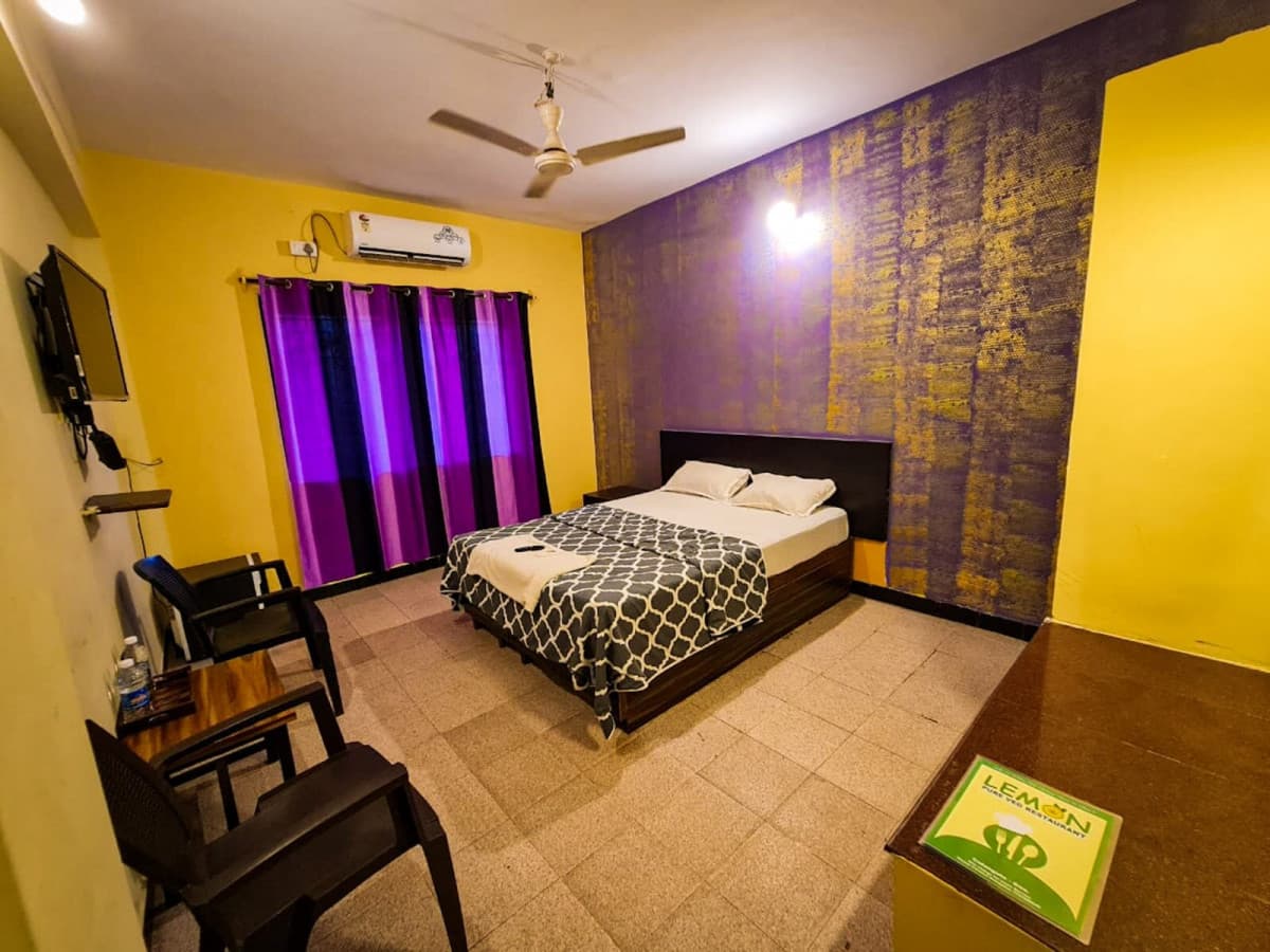 A Canoa Beach Resort Calangute