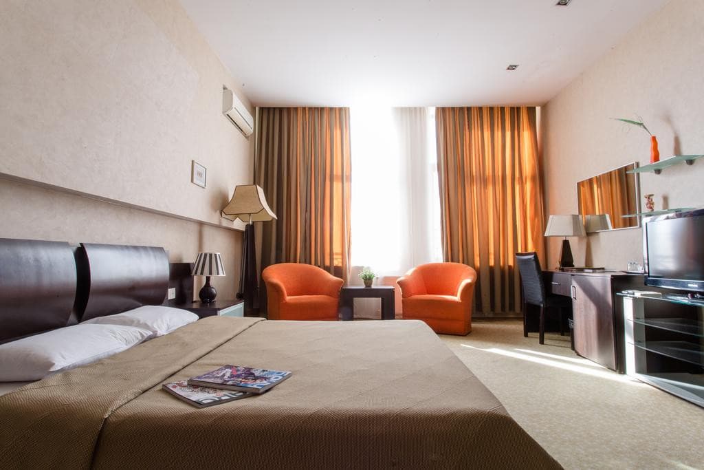 AUSTIN HOTEL