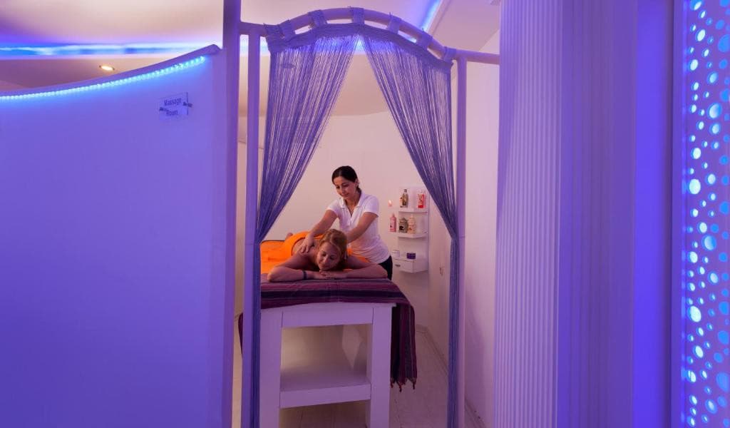 Blue Diamond Alya Hotel