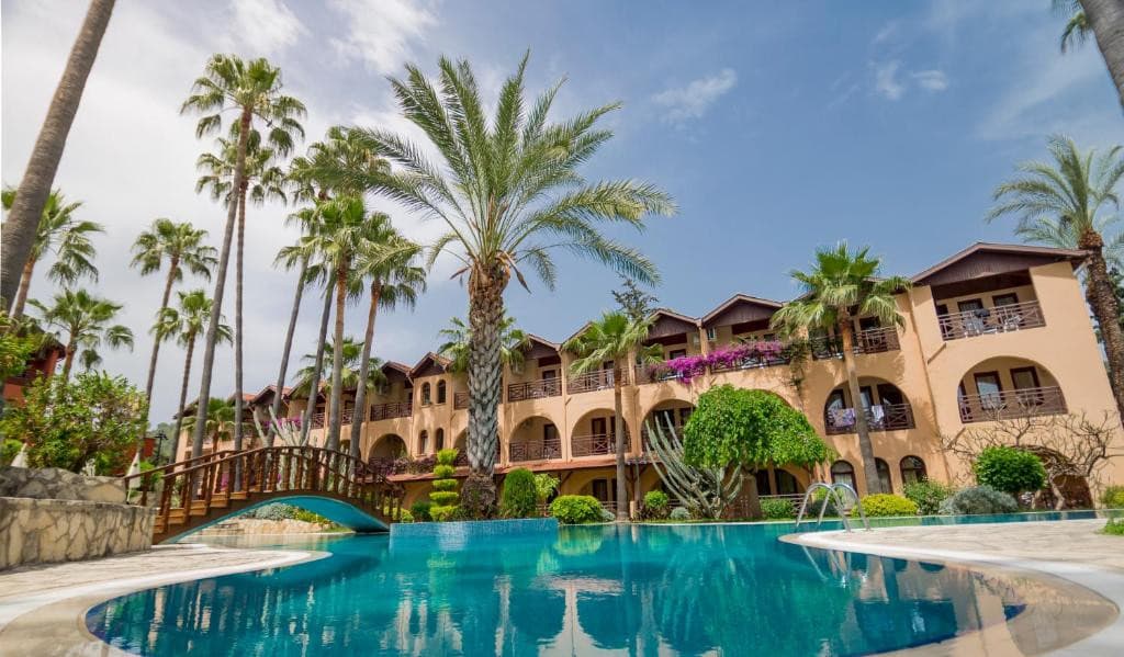 Green Paradise Beach Hotel