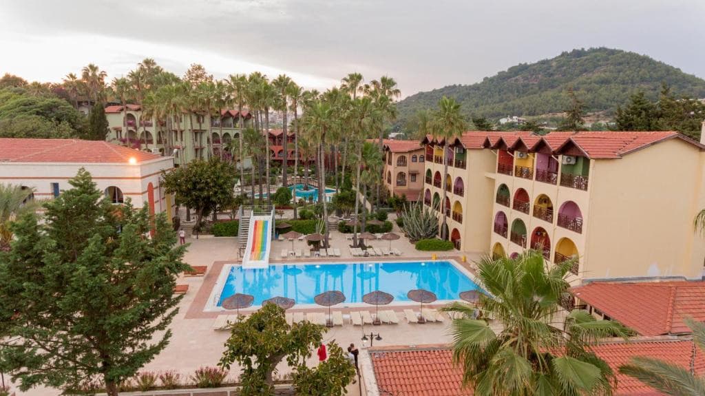 Green Paradise Beach Hotel