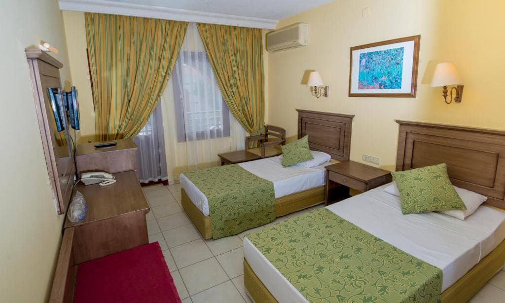 Green Paradise Beach Hotel