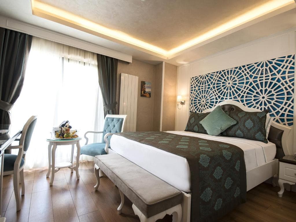 ANTUSA PALACE HOTEL
