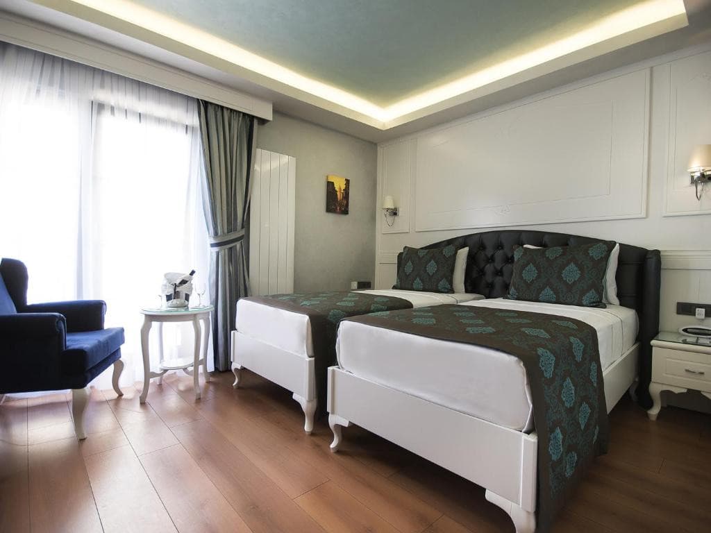 ANTUSA PALACE HOTEL