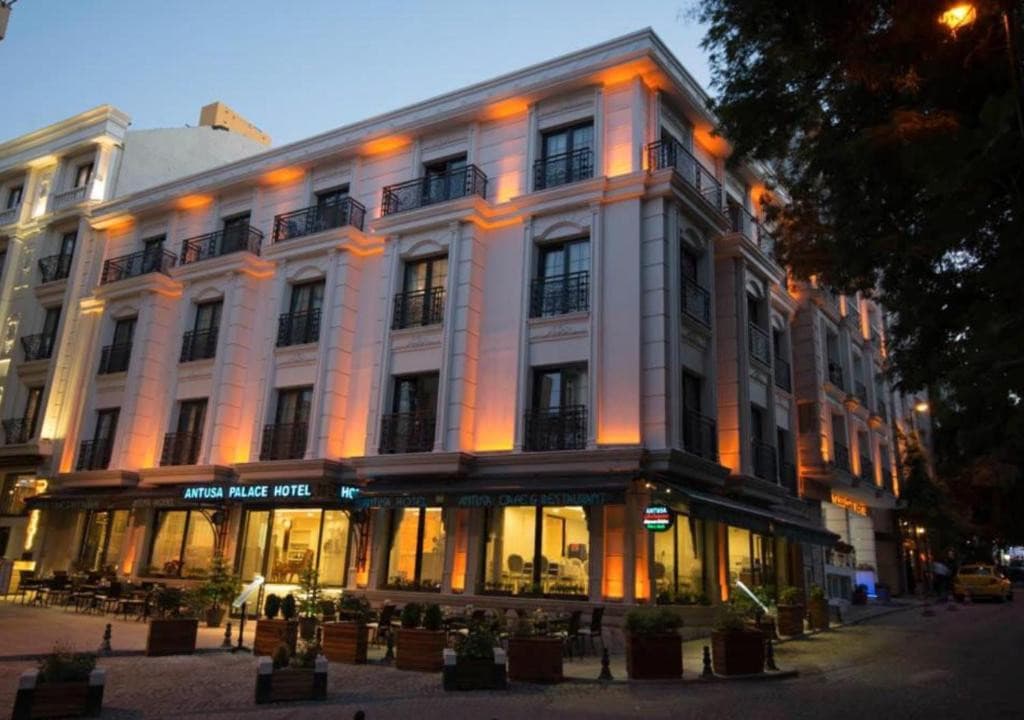 ANTUSA PALACE HOTEL