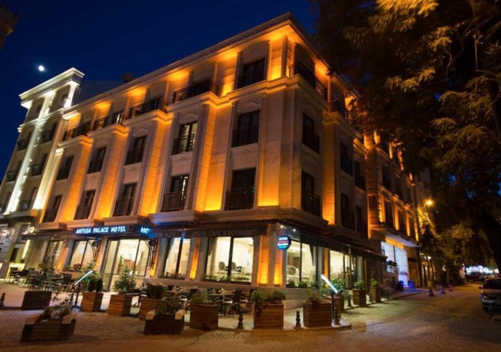 ANTUSA PALACE HOTEL