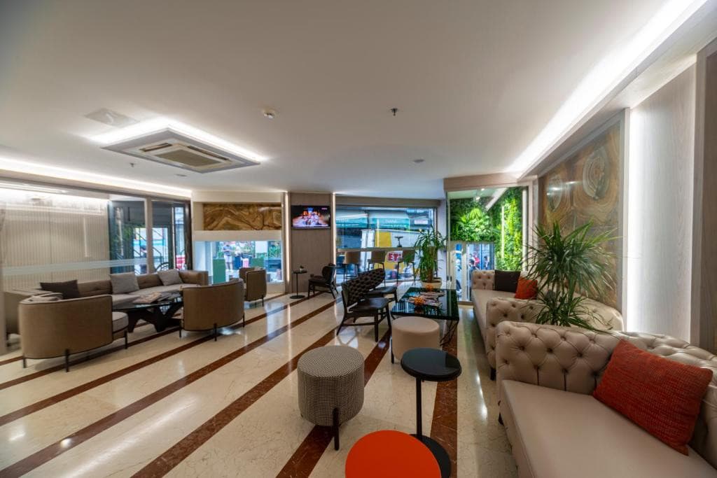 APRILIS HOTEL