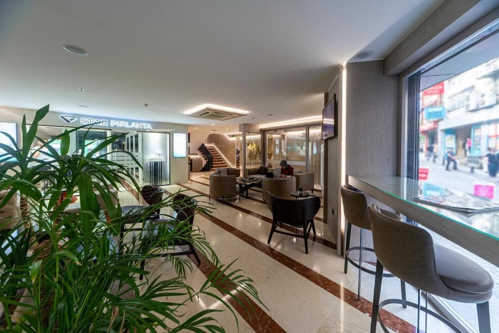 APRILIS HOTEL