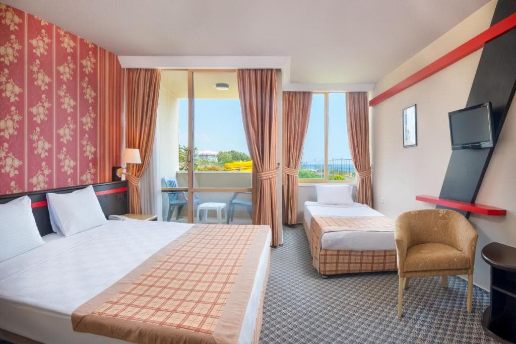 Taluyka Sunset Beach Hotel