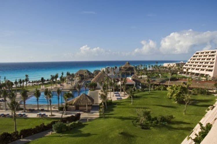 Now Emerald Cancun Resort & Spa