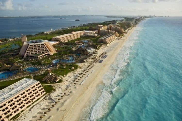 Now Emerald Cancun Resort & Spa
