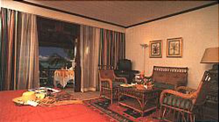 Paradis Beachcomber Golf Resort & Spa
