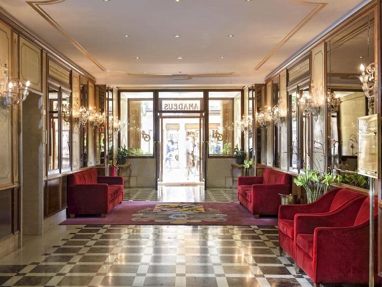 Amadeus Hotel
