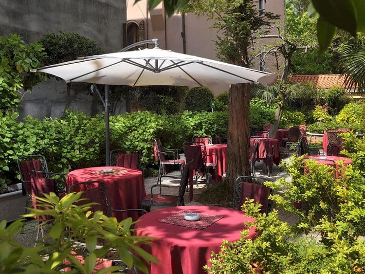 Amadeus Hotel