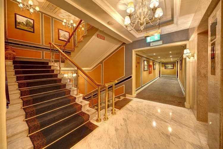 Ascot Hotel