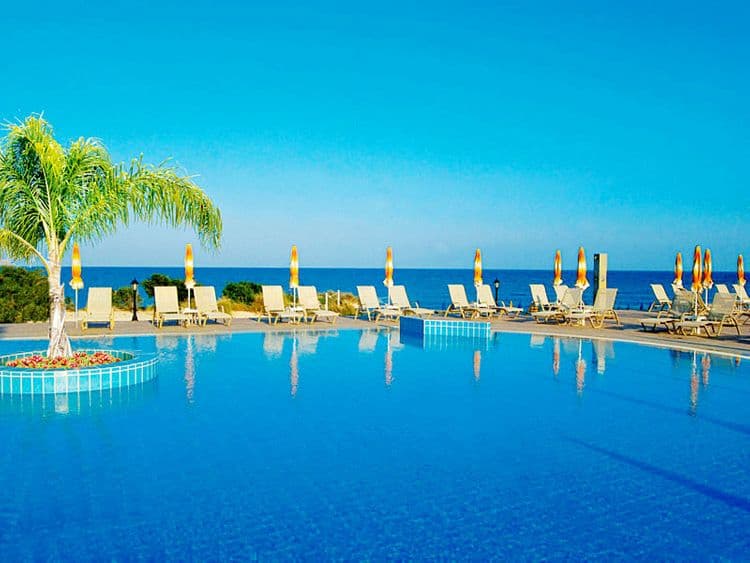 Asterias Beach Hotel