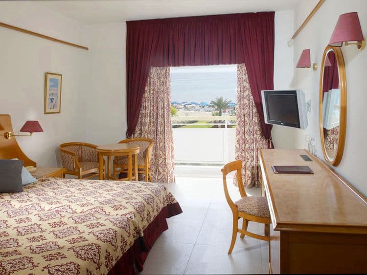 Asterias Beach Hotel