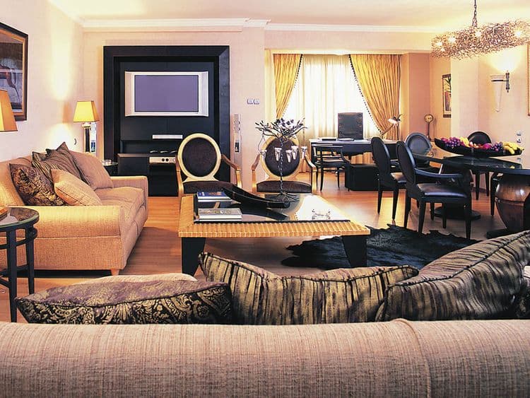 Divani Caravel Hotel