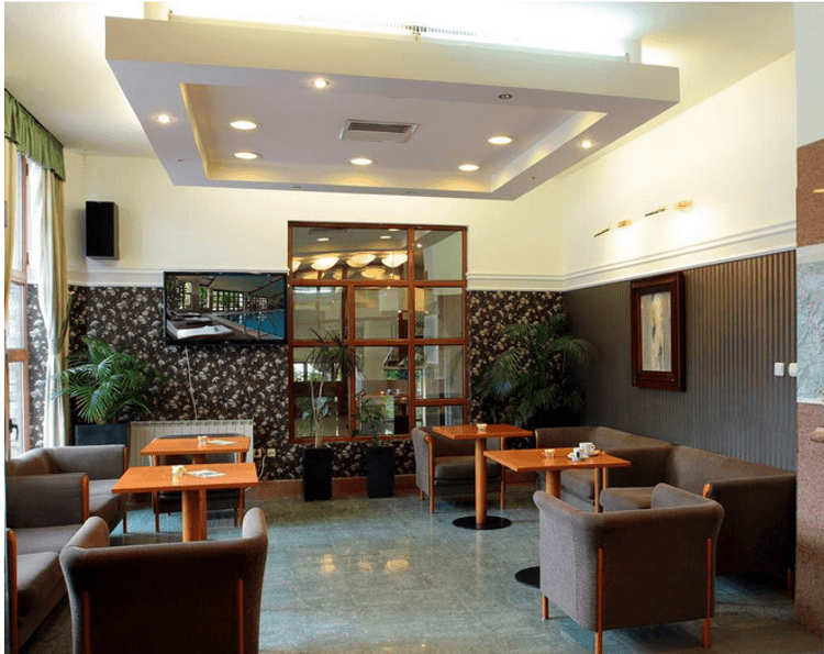 Glazne Hotel