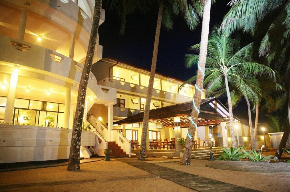 Oasey Beach Hotel