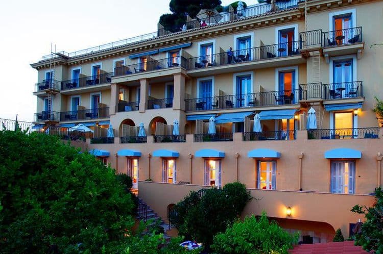 La Perouse Hotel