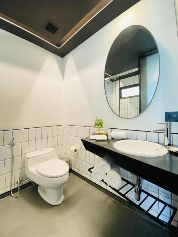 NUO BY JUSTA, GREATER KAILASH