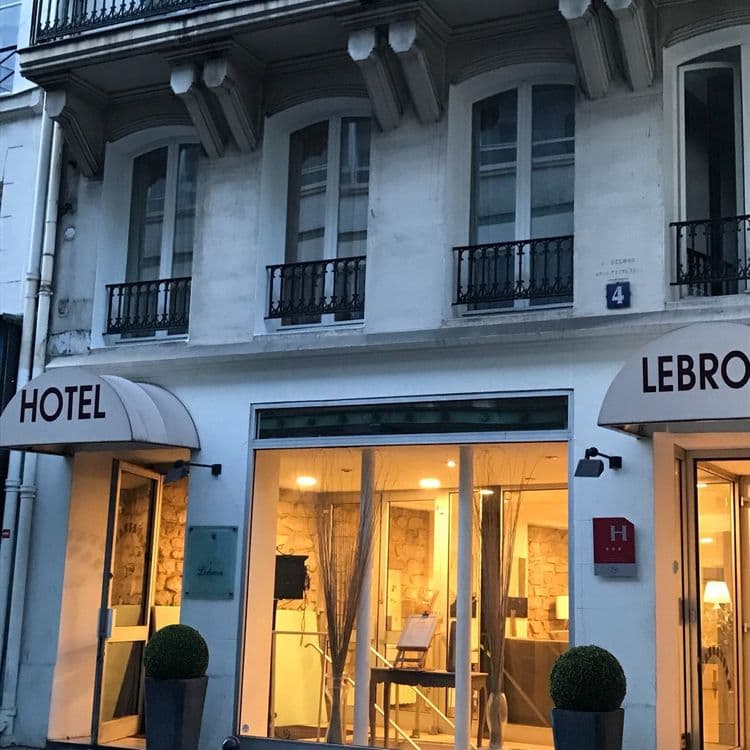 Lebron Hotel