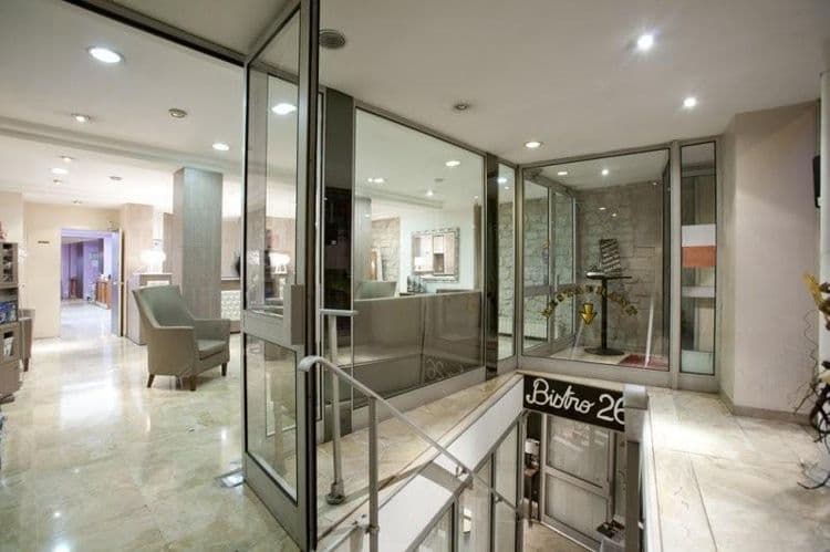 Lebron Hotel