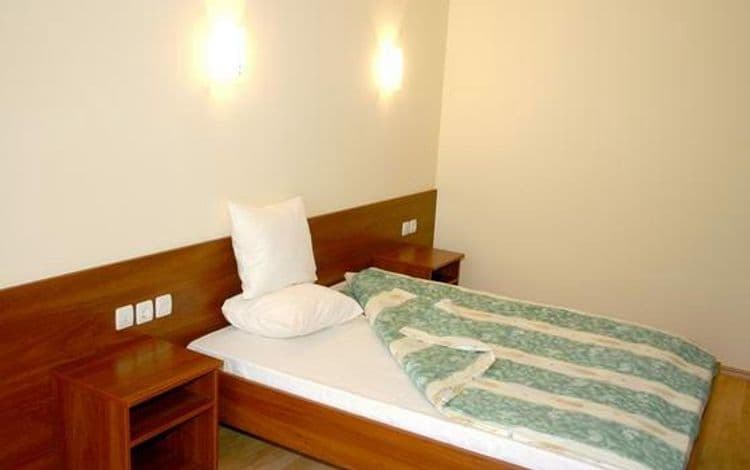 Ela Hotel