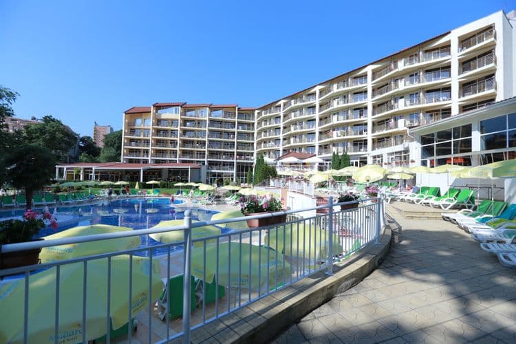 Smartline Madara Hotel