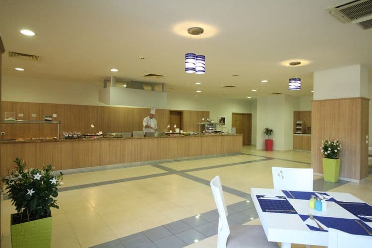 Smartline Madara Hotel