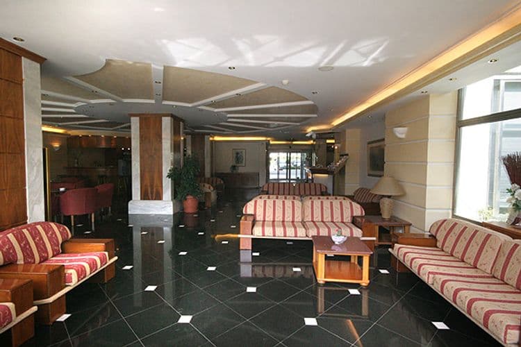 Oasis Hotel Apartments