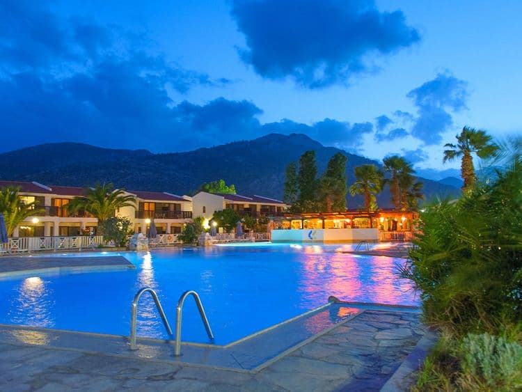 Golden Coast Hotel & Bungalows