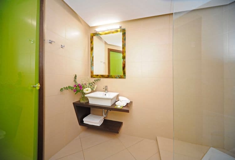 Steris Elegant Beach Hotel
