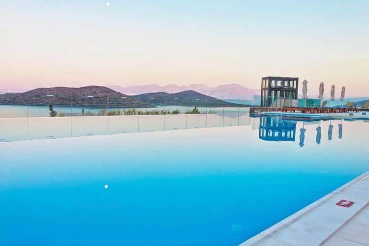 Royal Marmin Bay Boutique & Art Hotel