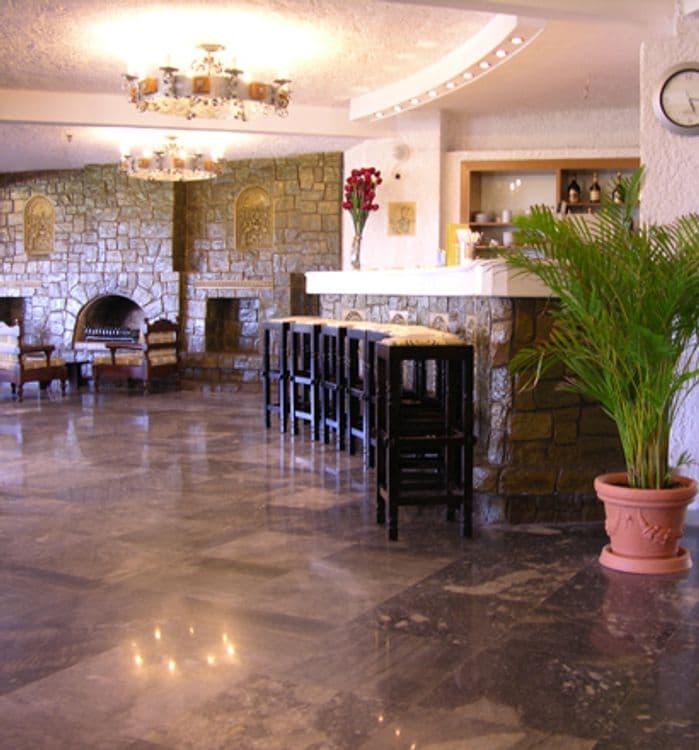 Karteros Hotel