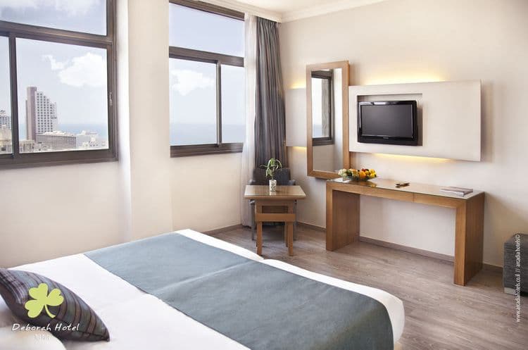 Deborah Hotel
