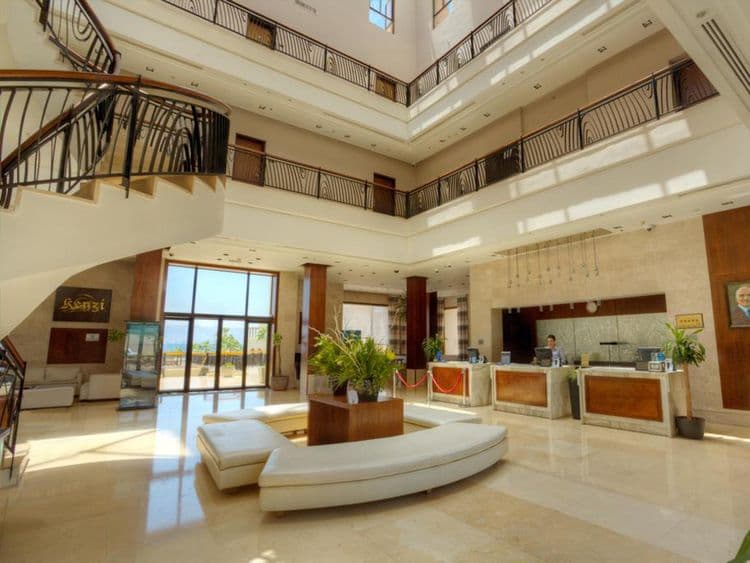 Grand Tala Bay Resort